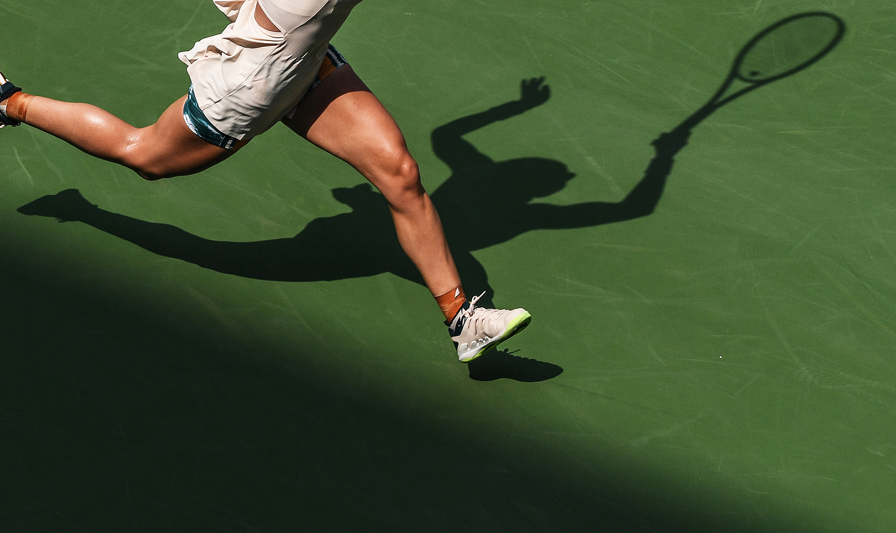 Action player & shadow